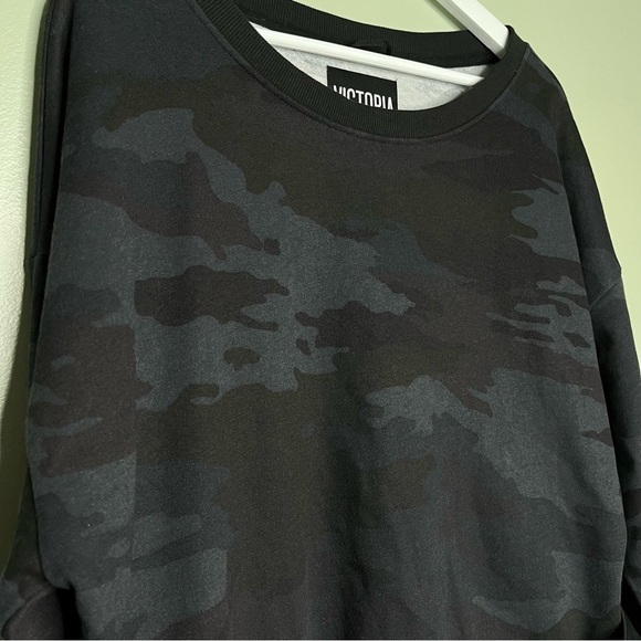NWT Victoria’s Secret Women’s Camo Crop Crew Neck‎ Sweatshirt Blue Black XL - Picture 6 of 13